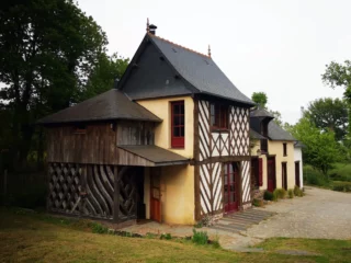 Extension en pan de bois, Pacé (35)