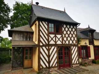 Extension en pan de bois, Pacé (35)