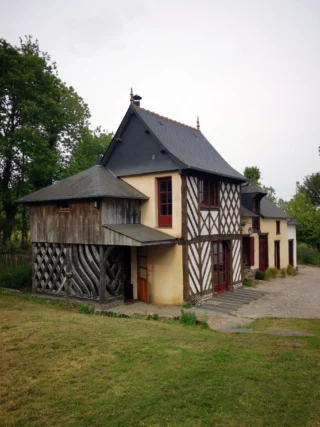 Extension en pan de bois, Pacé (35)